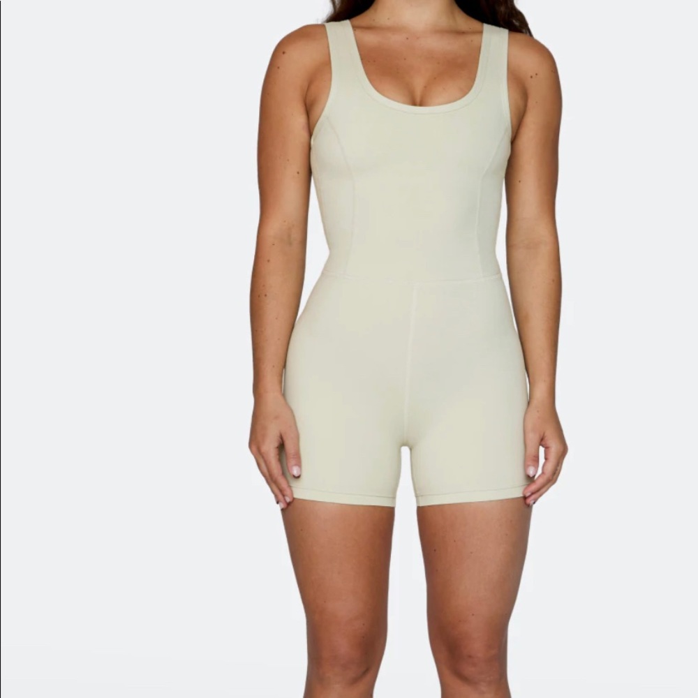 Set active romper